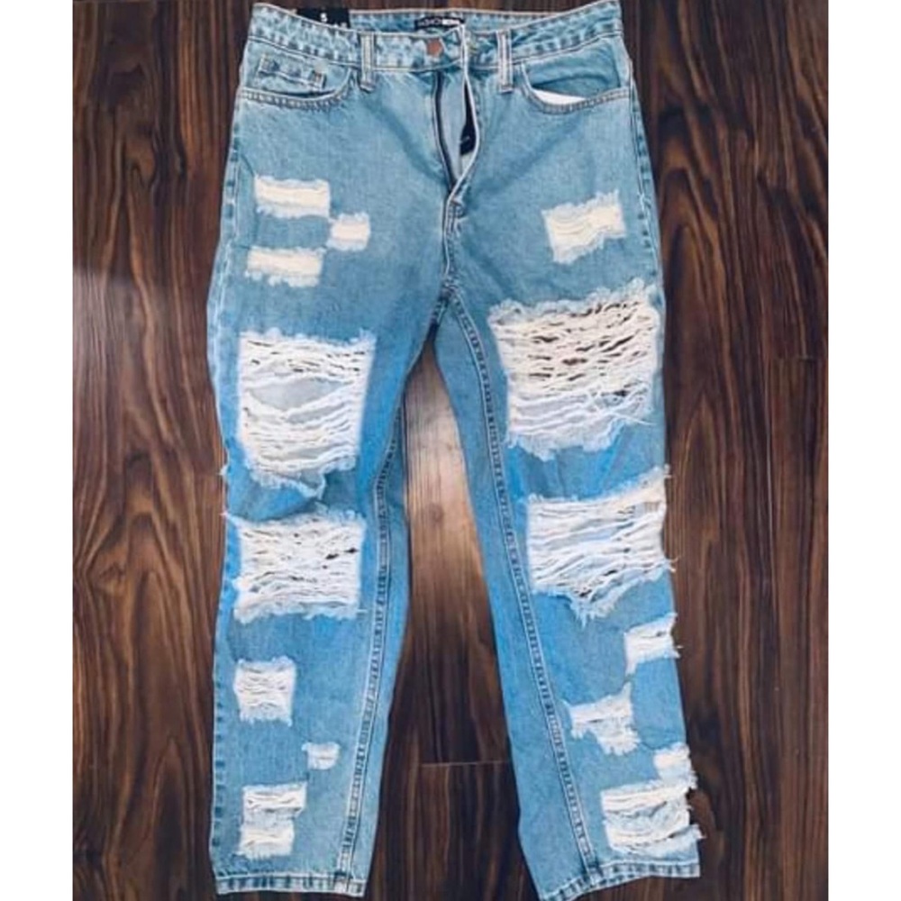 Women’s Distressed Jeans